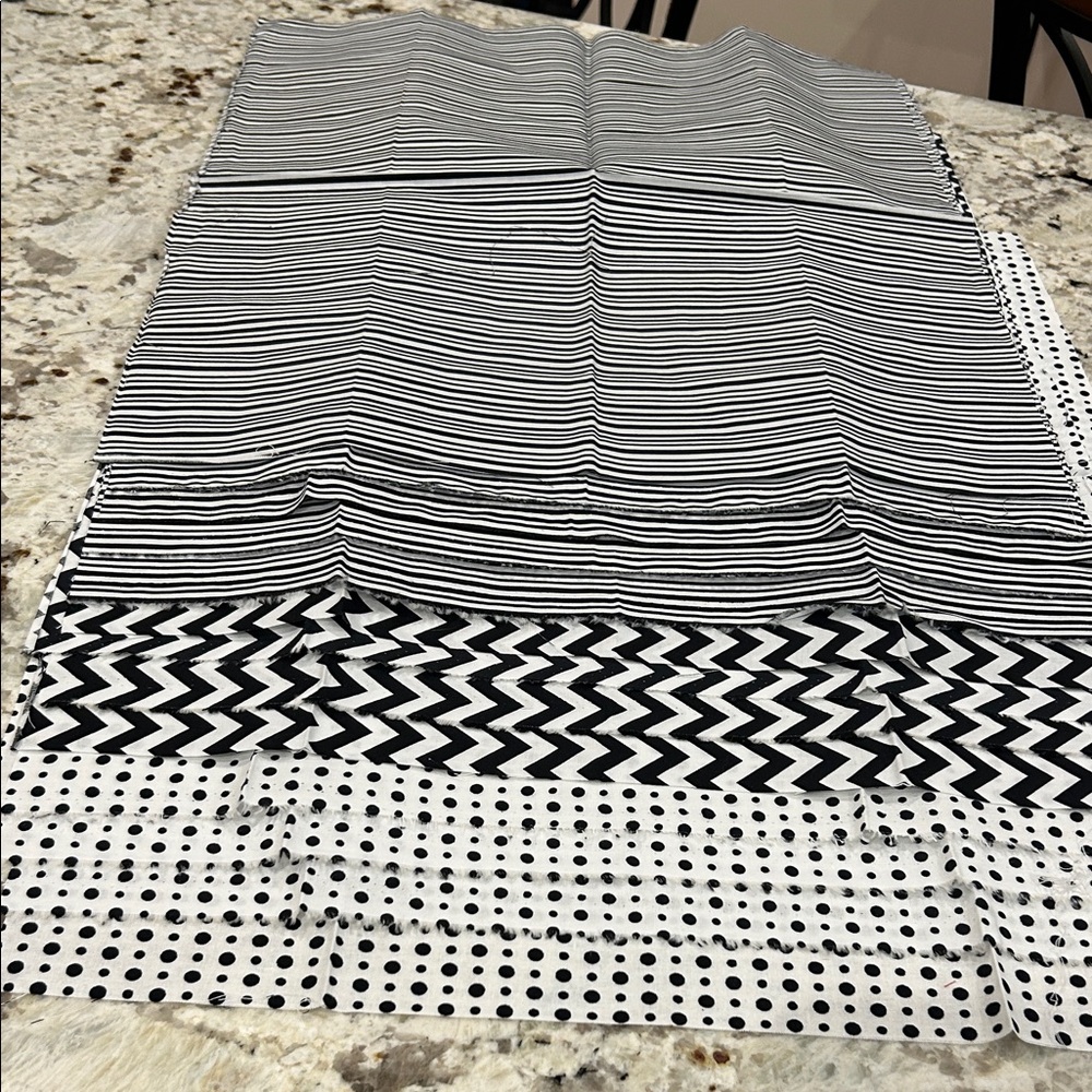 Fabric Black and White Fat Quarters